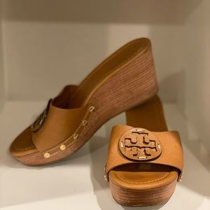 Brown Tory Burch Wedge in Good Condition Size 7